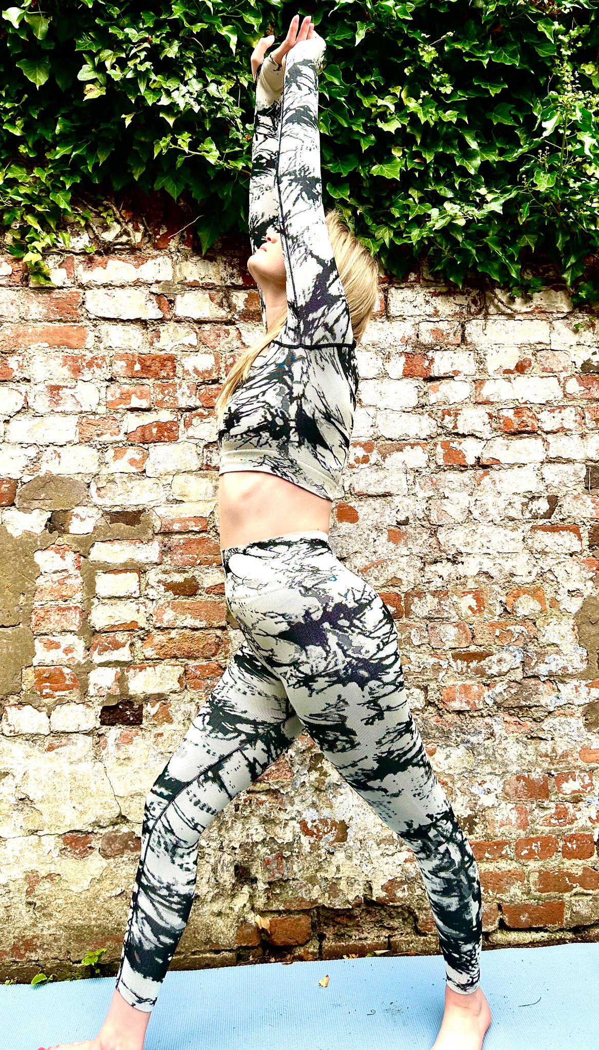 Ananda Gym/Yoga Collection Long Tights and top Set TIE DYE