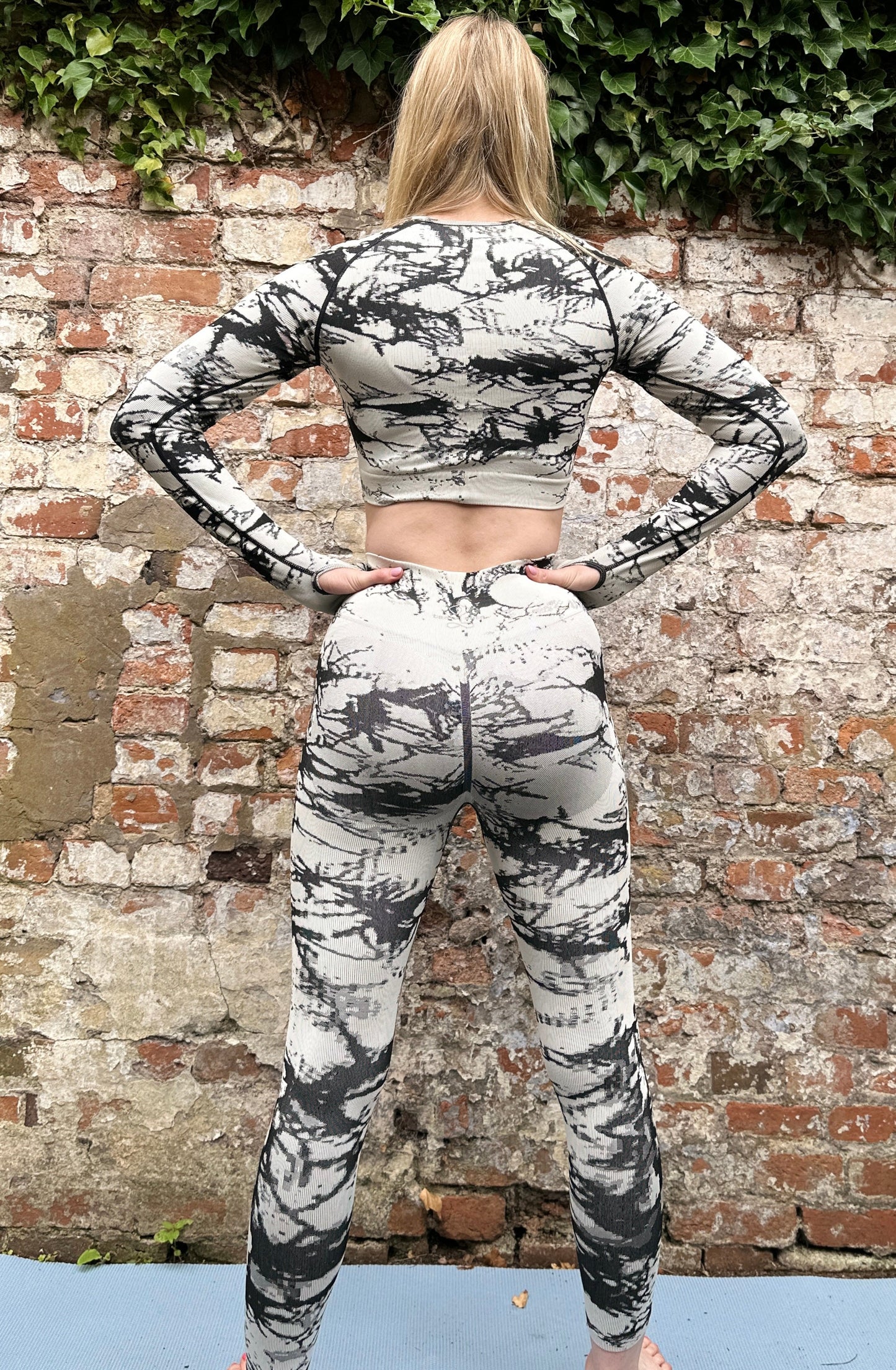 Ananda Gym/Yoga Collection Long Tights and top Set TIE DYE